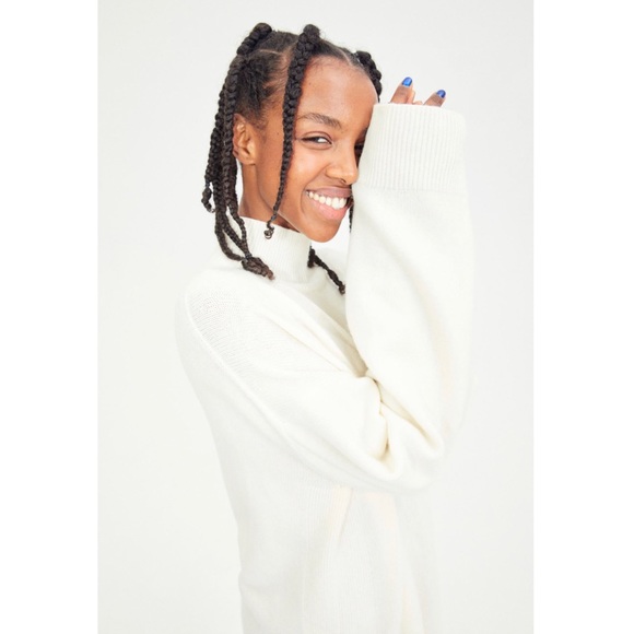 ❌SOLD❌             H&M Cream Knit Dress - Picture 4 of 4